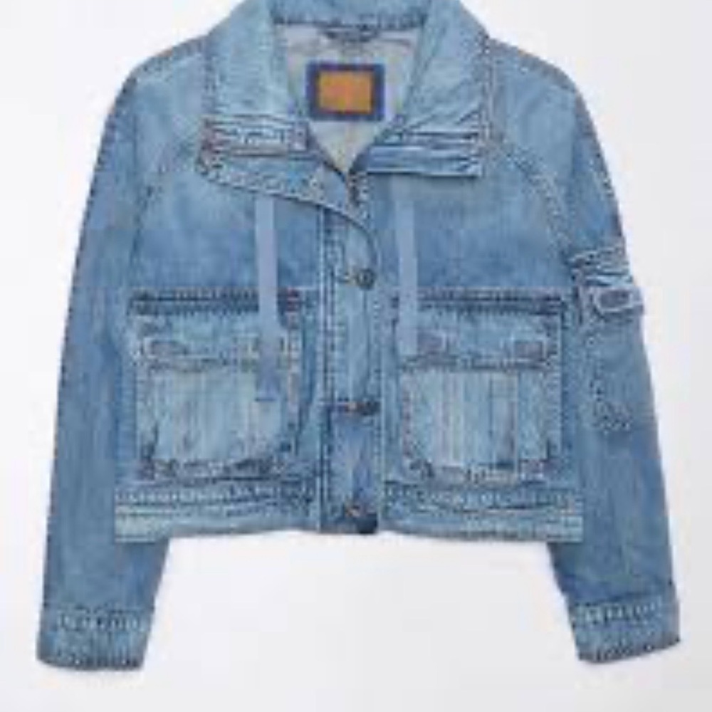 American Eagle Dreamy Drape stretch Cargo cropped Jean Jacket - Picture 3 of 5